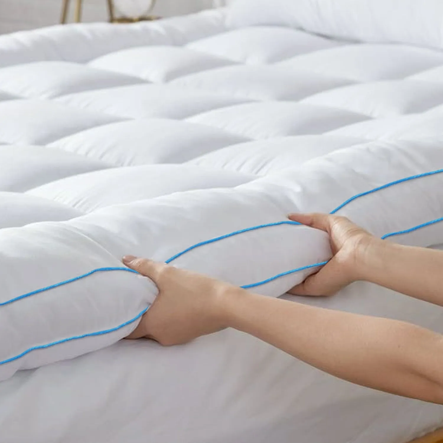 Gel Mattress Topper 8cm Thickness - 180x200cm White with Blue Cord